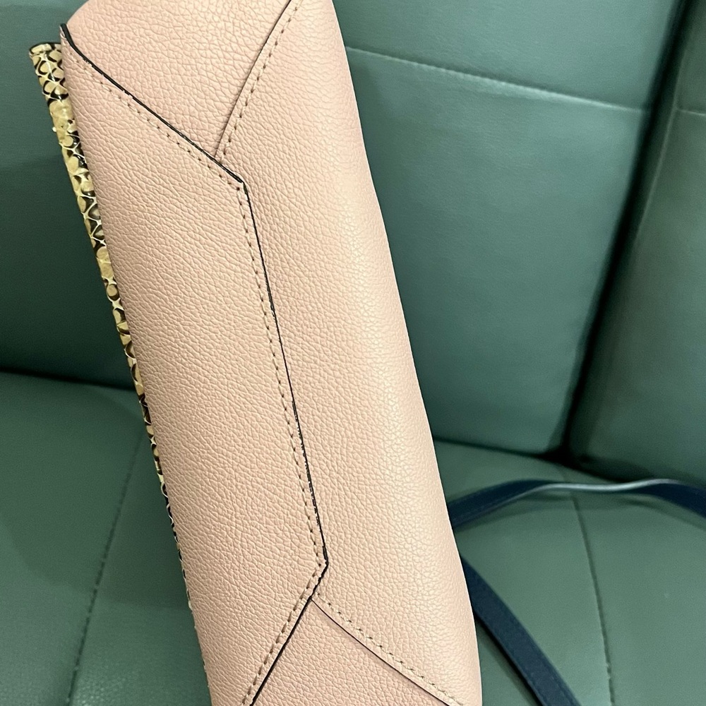 Louis Vuitton Lockme Python Crossbody - Picture 4 of 13